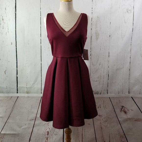 Kalani Hilliker for Alyce Paris Dresses & Skirts - KALANI HILLIKER for Alyce V-Neck Dress w/Pockets